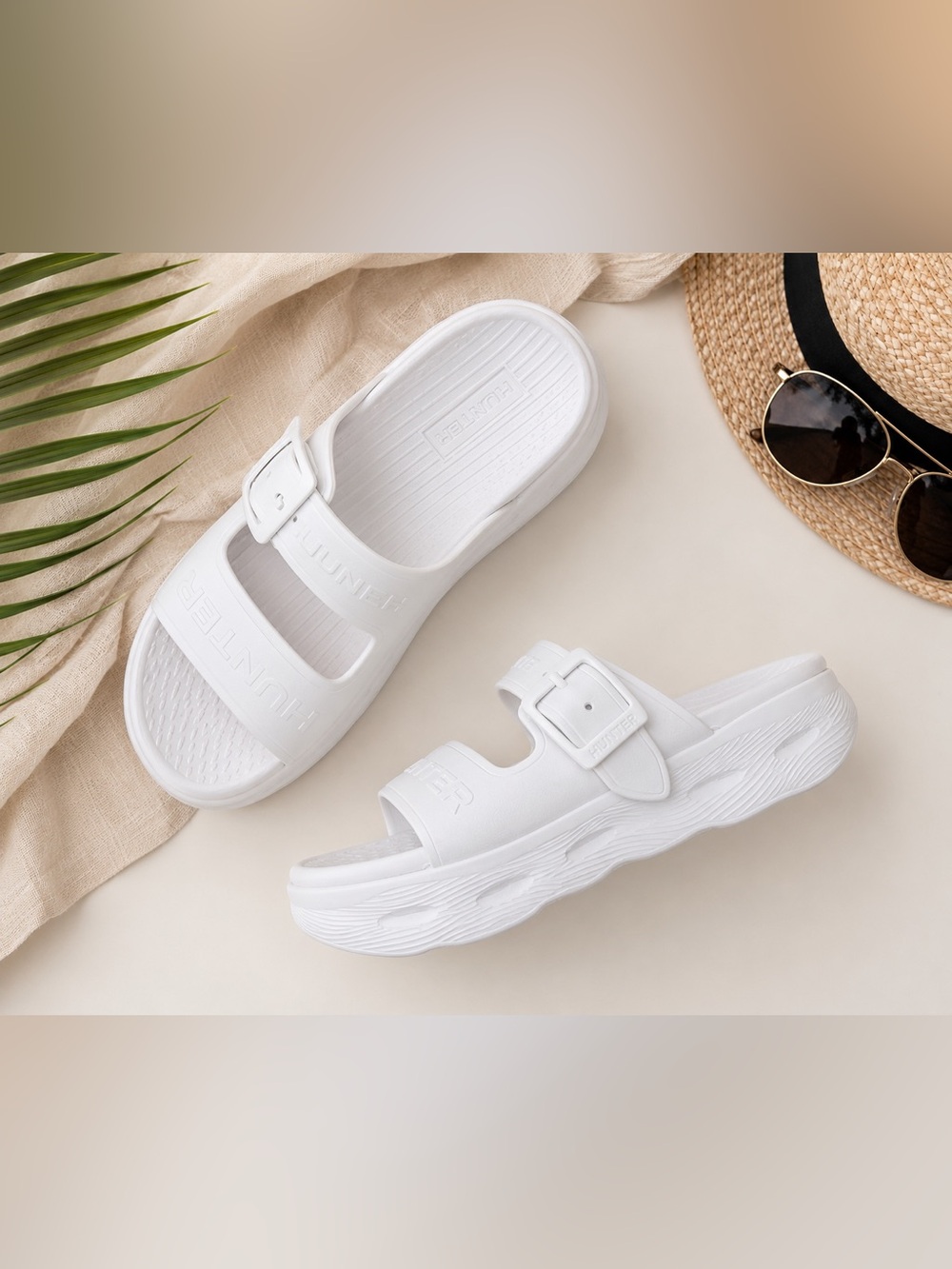 Hunter Greta White Platform Slip-On Sandals Women’s 7-7.5 Sport Casual Worn Once